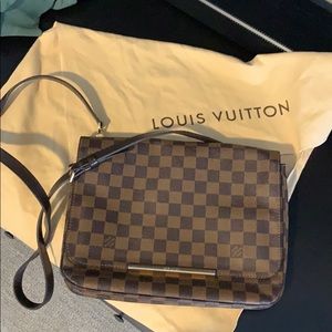 Louis Vuitton crossbody authentic